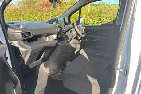Peugeot Partner 102ps BlueHdi Asphalt L1 Panel Van 17