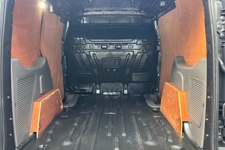 Ford Transit Connect 200 L1 Limited 120 ps Selectshift Panel Van 14