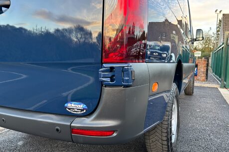 Mercedes-Benz Sprinter 316 Cdi Mwb Lr 4x4 Workshop Van 27