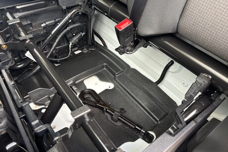 Ford Transit 350 Srw L4 130 ps Luton with Tail Lift - Air Conditioning 17