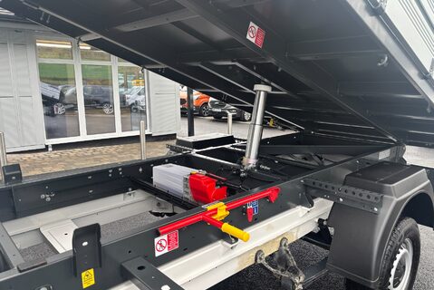 MAN TGE 3.180 DSG 4Motion Crew Cab Tipper - Air Con / LED Headlights 9