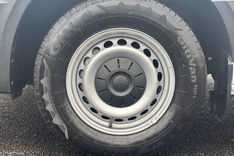 MAN TGE 3.180 DSG 4Motion Crew Cab Tipper - Air Con / LED Headlights 37