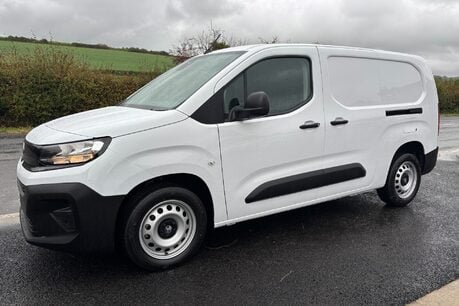 Vauxhall Combo L2H1 2300 Prime XL Factory Fitted Crew Van 1