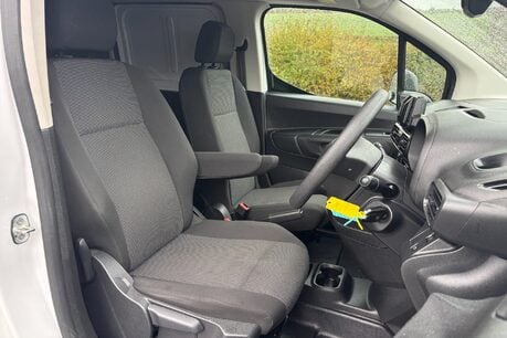 Vauxhall Combo L2H1 2300 Prime XL Factory Fitted Crew Van 30