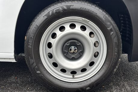 Vauxhall Combo L2H1 2300 Prime XL Factory Fitted Crew Van 35