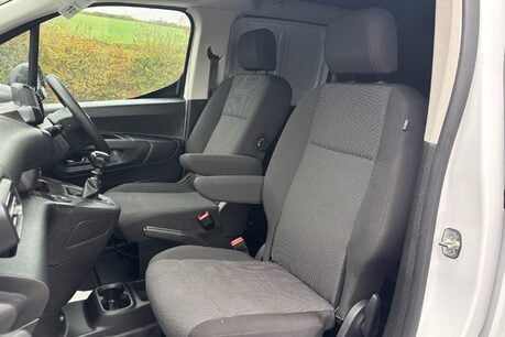 Vauxhall Combo L2H1 2300 Prime XL Factory Fitted Crew Van 29