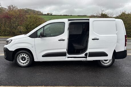 Vauxhall Combo L2H1 2300 Prime XL Factory Fitted Crew Van 9