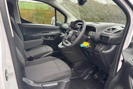 Vauxhall Combo L2H1 2300 Prime XL Factory Fitted Crew Van 20