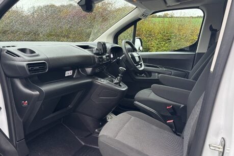 Vauxhall Combo L2H1 2300 Prime XL Factory Fitted Crew Van 18