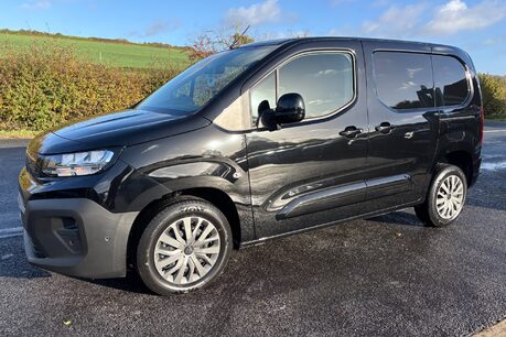 Peugeot Partner BlueHdi 102 ps Asphalt L1 Panel Van - Top Spec 1