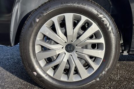 Peugeot Partner BlueHdi 102 ps Asphalt L1 Panel Van - Top Spec 37