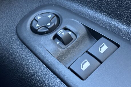 Peugeot Partner BlueHdi 102 ps Asphalt L1 Panel Van - Top Spec 48