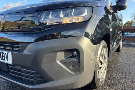 Peugeot Partner BlueHdi 102 ps Asphalt L1 Panel Van - Top Spec 25