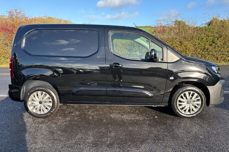 Peugeot Partner BlueHdi 102 ps Asphalt L1 Panel Van - Top Spec 11