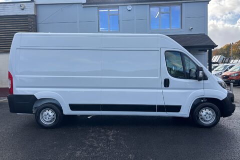 Peugeot Boxer BlueHdi 335 L3H2 Professional Premium Plus Panel Van 11