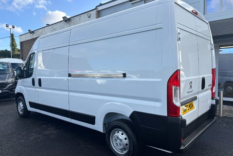 Peugeot Boxer BlueHdi 335 L3H2 Professional Premium Plus Panel Van 6