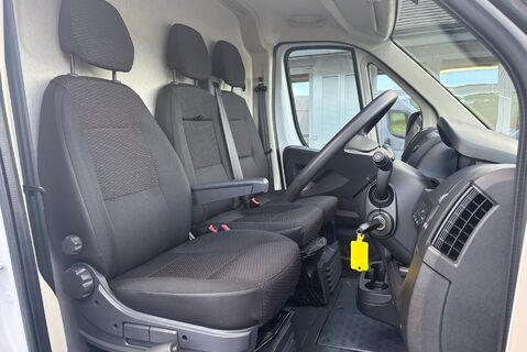Peugeot Boxer BlueHdi 335 L3H2 Professional Premium Plus Panel Van 29