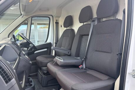 Peugeot Boxer BlueHdi 335 L3H2 Professional Premium Plus Panel Van 28