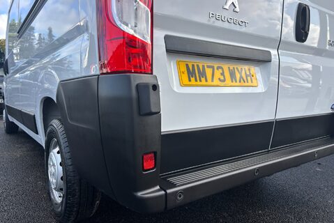 Peugeot Boxer BlueHdi 335 L3H2 Professional Premium Plus Panel Van 25