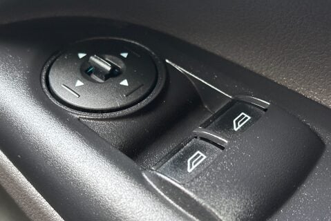 Ford Transit Connect 200 L1 Trend 100 ps Tdci Panel Van - Air Con 32