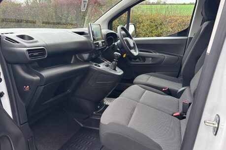 Toyota Proace City L2 Icon 102ps Panel Van - Rear Camera 19