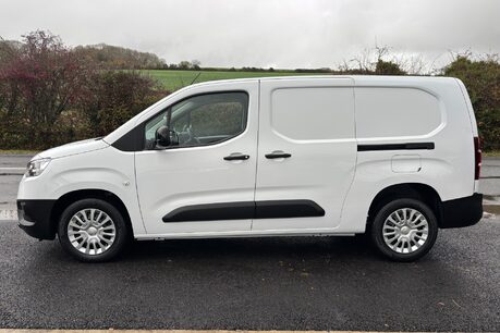 Toyota Proace City L2 Icon 102ps Panel Van - Rear Camera 8