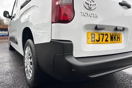 Toyota Proace City L2 Icon 102ps Panel Van - Rear Camera 28