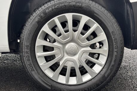 Toyota Proace City L2 Icon 102ps Panel Van - Rear Camera 38