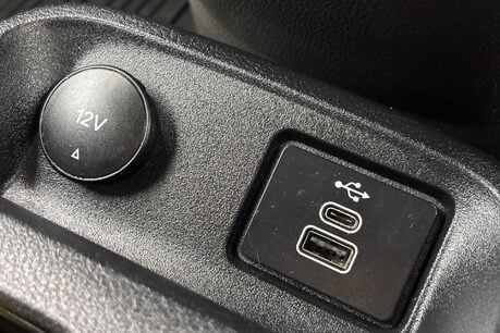 Ford Transit Connect 250 Active L1 100 ps Panel Van - Sat Nav / Climate Control 34