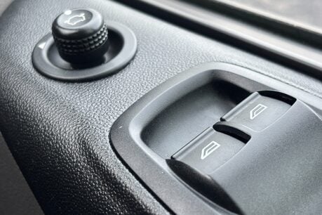 Ford Transit Custom 300 L2 H2 Trend 130 ps Panel Van - Air Con 44