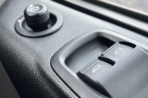 Ford Transit Custom 300 L2 H2 Trend 130 ps Panel Van - Air Con 35