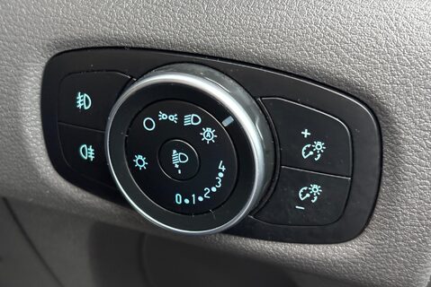 Ford Transit Custom 300 L2 H2 Trend 130 ps Panel Van - Air Con 32