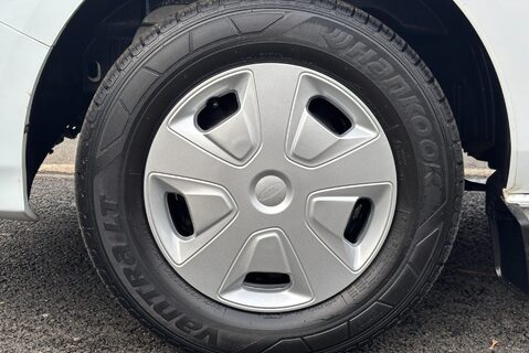 Ford Transit Custom 300 L2 H2 Trend 130 ps Panel Van - Air Con 30