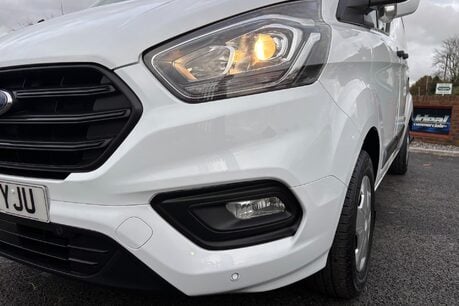 Ford Transit Custom 300 L2 H2 Trend 130 ps Panel Van - Air Con 23