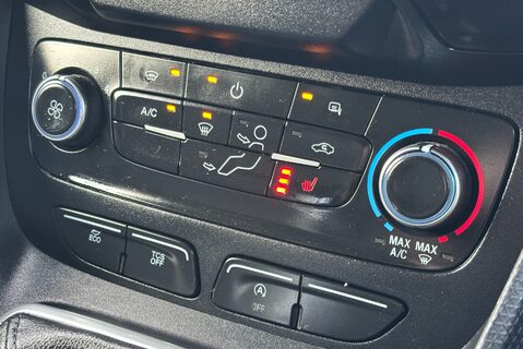 Ford Transit Connect 200 L1 Limited 120 ps Panel Van 18