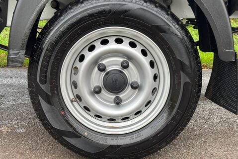 Ford Transit 350 Srw L4 130 ps Single Cab Dropside Truck 26