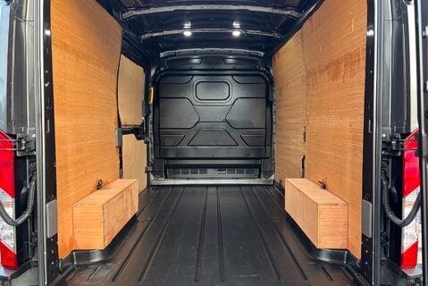 Ford Transit 310 L2 H2 Limited 170 ps Selectshift Automatic - Sat Nav 14