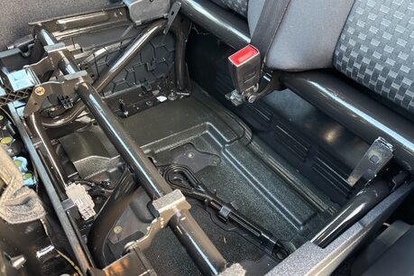 Ford Transit 310 L2 H2 Limited 170 ps Selectshift Automatic - Sat Nav 18