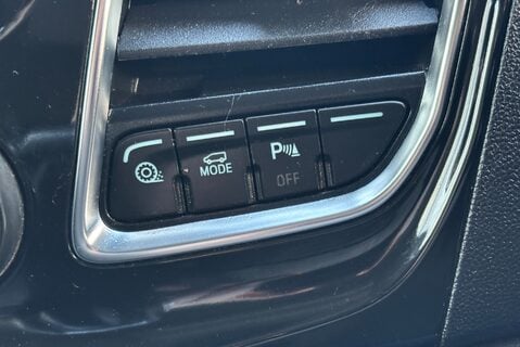 Ford Transit 310 L2 H2 Limited 170 ps Selectshift Automatic - Sat Nav 38