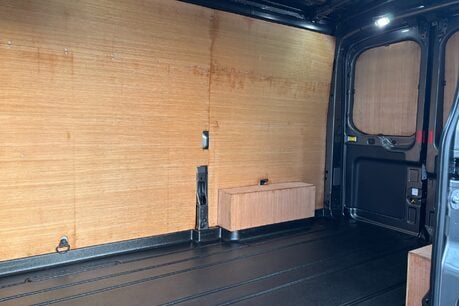 Ford Transit 310 L2 H2 Limited 170 ps Selectshift Automatic - Sat Nav 10