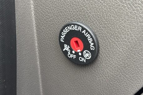 Ford Transit Connect 230 L2 Trend DCIV 120 ps Tdci Automatic - Sat Nav / Air Con / Rear Camera 39