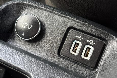 Ford Transit Connect 230 L2 Trend DCIV 120 ps Tdci Automatic - Sat Nav / Air Con / Rear Camera 37