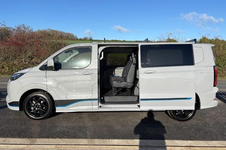 Ford Transit Custom 320 Sport L2H1 Duratec 11.8 kWh PHEV Dciv 9