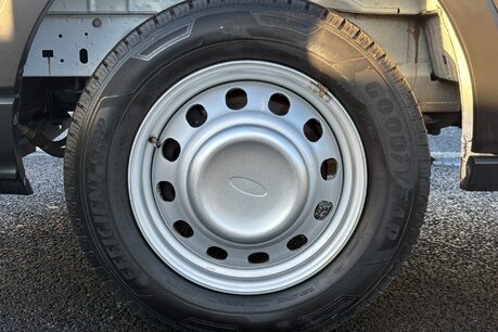 Ford Transit 350 Drw L2 130 ps Single Cab Tipper - Air Con / Tow Axle 32