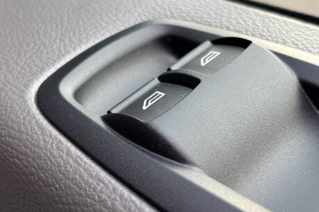 Ford Transit 350 L3 H3 165 ps Limited Automatic Panel Van - Sat Nav / 360 Camera's 49