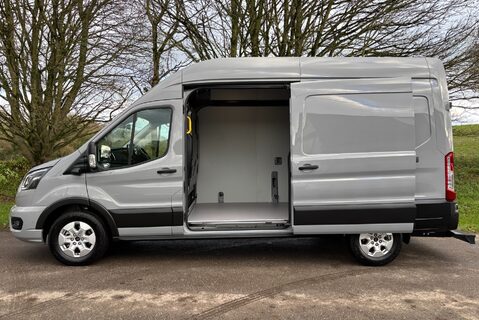 Ford Transit 350 L3 H3 165 ps Limited Automatic Panel Van - Sat Nav / 360 Camera's 8