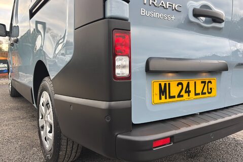 Renault Trafic SL28 Business Plus 130 ps dCi - Twin Side Loading Doors 28