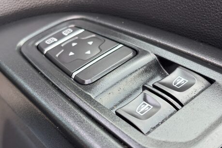 Renault Trafic SL28 Business Plus 130 ps dCi - Twin Side Loading Doors 48