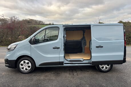 Renault Trafic SL28 Business Plus 130 ps dCi - Twin Side Loading Doors 9