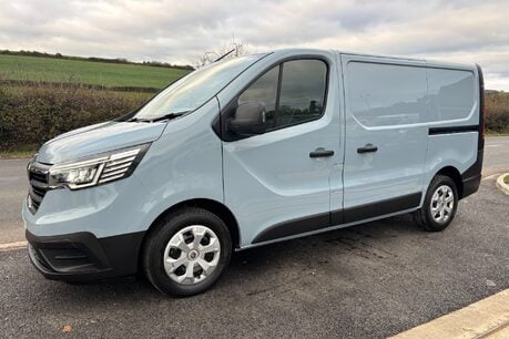 Renault Trafic SL28 Business Plus 130 ps dCi - Twin Side Loading Doors 1